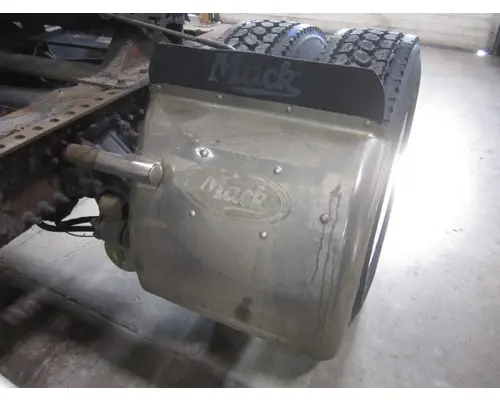 MACK CXU612 FENDER, QUARTERHALF REAR