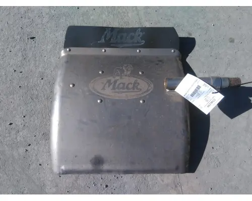 MACK CXU612 FENDER, QUARTERHALF REAR