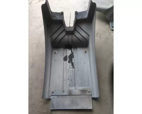 MACK CXU612 FENDER, SPLASH SHIELDGUARD