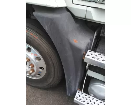 MACK CXU612 FENDER, SPLASH SHIELDGUARD