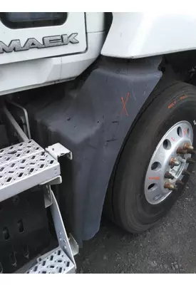 MACK CXU612 FENDER, SPLASH SHIELD/GUARD