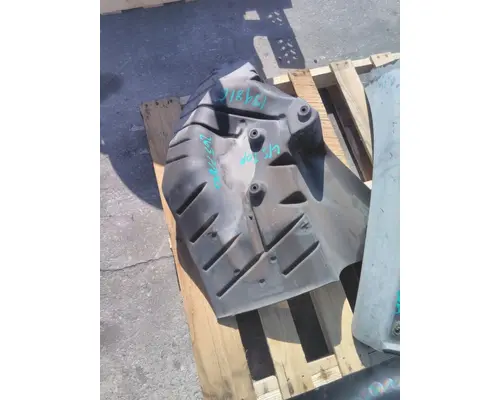 MACK CXU612 FENDER, SPLASH SHIELDGUARD