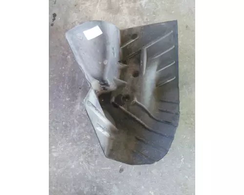 MACK CXU612 FENDER, SPLASH SHIELDGUARD