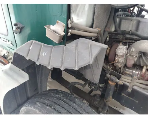 MACK CXU612 FENDER, SPLASH SHIELDGUARD