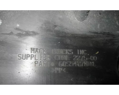 MACK CXU612 FENDER, SPLASH SHIELDGUARD