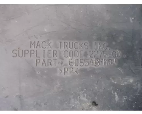 MACK CXU612 FENDER, SPLASH SHIELDGUARD