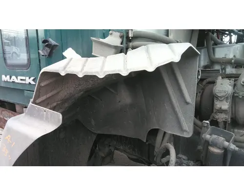 MACK CXU612 FENDER, SPLASH SHIELDGUARD
