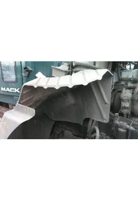 MACK CXU612 FENDER, SPLASH SHIELD/GUARD