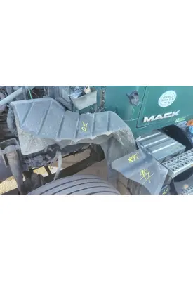MACK CXU612 FENDER, SPLASH SHIELD/GUARD