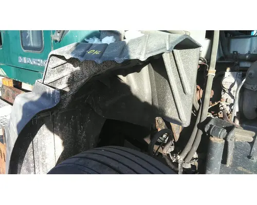 MACK CXU612 FENDER, SPLASH SHIELDGUARD
