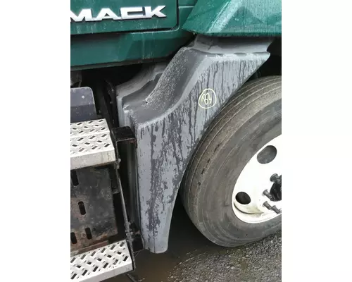 MACK CXU612 FENDER EXTENSION