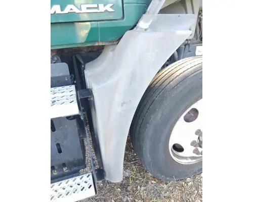 MACK CXU612 FENDER EXTENSION