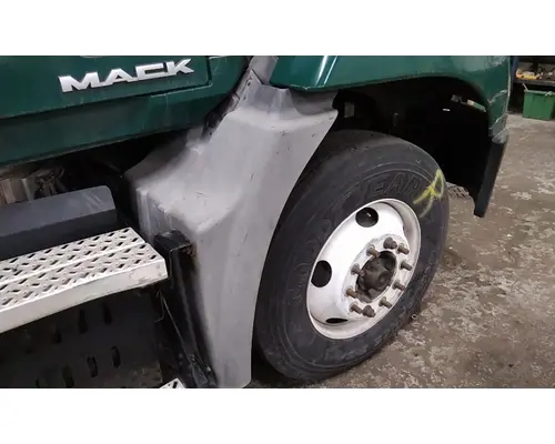 MACK CXU612 FENDER EXTENSION