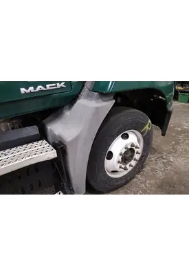 MACK CXU612 FENDER EXTENSION