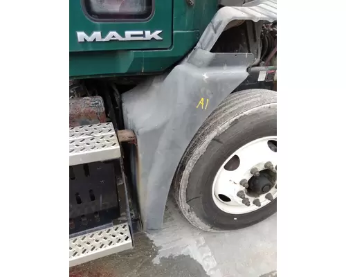 MACK CXU612 FENDER EXTENSION