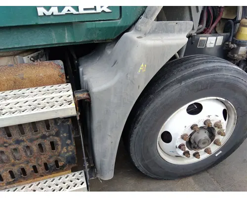 MACK CXU612 FENDER EXTENSION