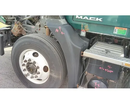 MACK CXU612 FENDER EXTENSION