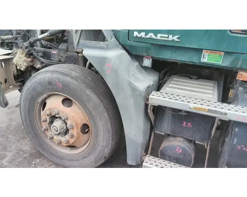 MACK CXU612 FENDER EXTENSION