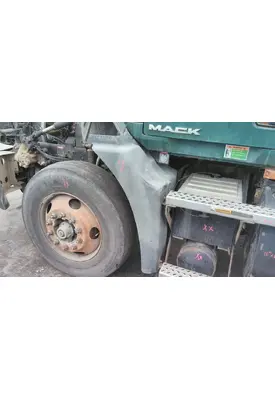 MACK CXU612 FENDER EXTENSION