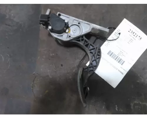 MACK CXU612 FOOT PEDAL