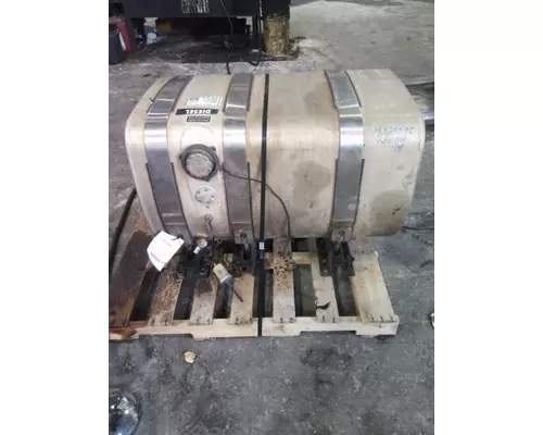 MACK CXU612 FUEL TANK