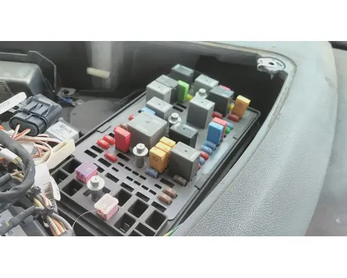 MACK CXU612 FUSE BOX