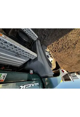MACK CXU612 Fender Extension