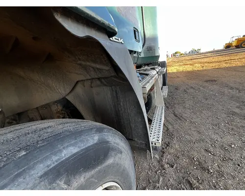 MACK CXU612 Fender Extension