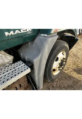 MACK CXU612 Fender Extension