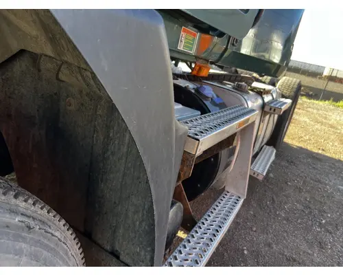 MACK CXU612 Fender Extension