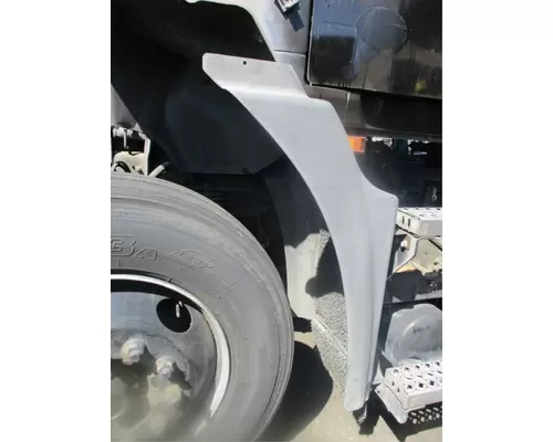 MACK CXU612 Fender Extension