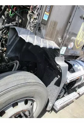 MACK CXU612 Fender Extension