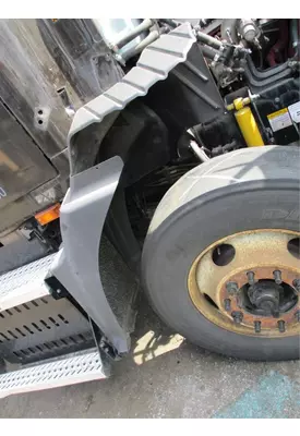 MACK CXU612 Fender Extension