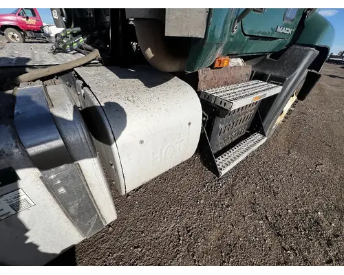 MACK CXU612 Fuel Tank