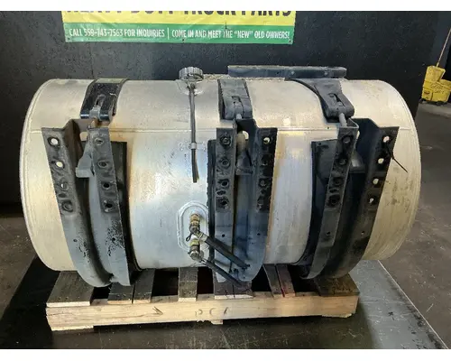 MACK CXU612 Fuel Tank