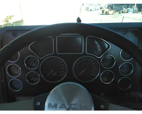 MACK CXU612 GAUGE CLUSTER