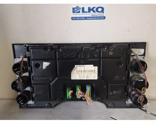 MACK CXU612 GAUGE CLUSTER