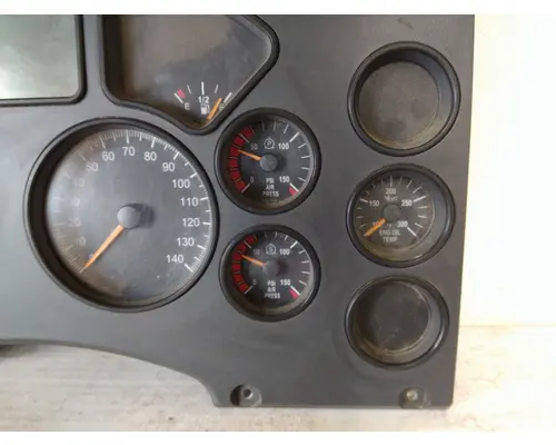 MACK CXU612 GAUGE CLUSTER
