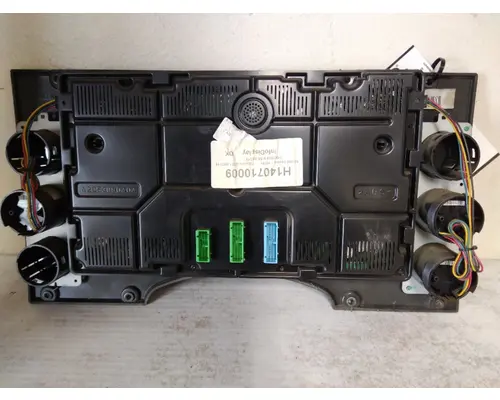 MACK CXU612 GAUGE CLUSTER