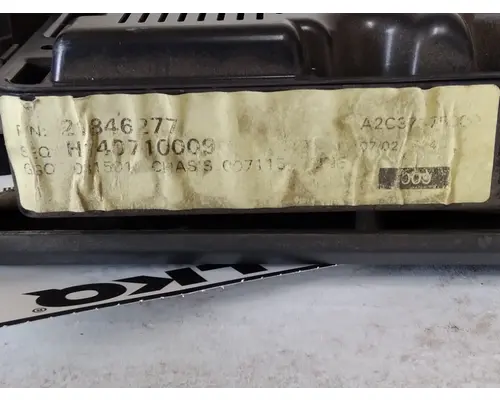 MACK CXU612 GAUGE CLUSTER