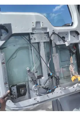 MACK CXU612 GLASS, DOOR, FRONT