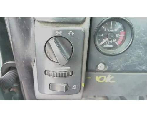 MACK CXU612 HEADLAMP SWITCH