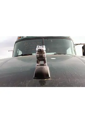 MACK CXU612 HOOD ORNAMENT