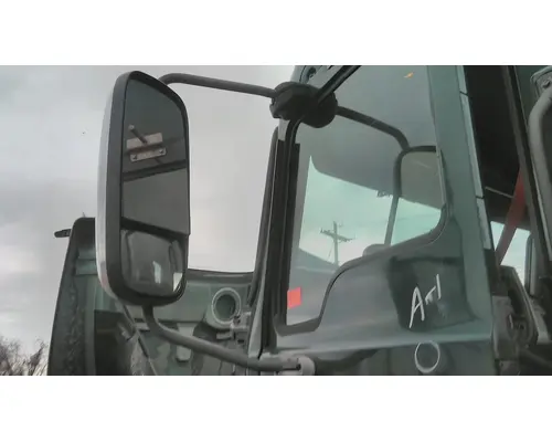 MACK CXU612 MIRROR ASSEMBLY CABDOOR