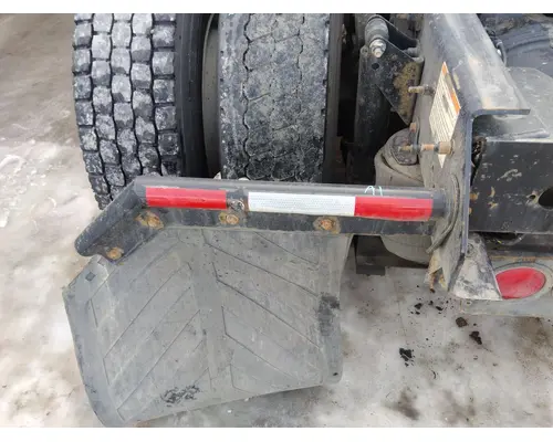 MACK CXU612 MUD FLAP HANGER