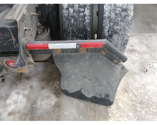 MACK CXU612 MUD FLAP HANGER