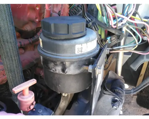 MACK CXU612 POWER STEERING RESERVOIR