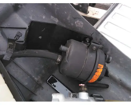 MACK CXU612 POWER STEERING RESERVOIR