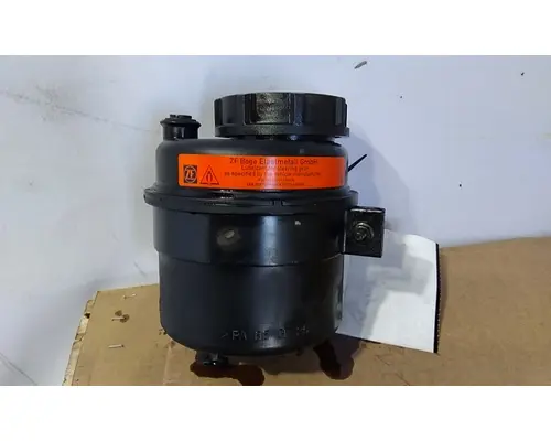 MACK CXU612 POWER STEERING RESERVOIR