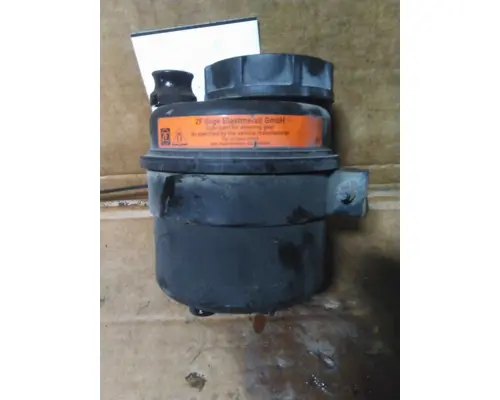 MACK CXU612 POWER STEERING RESERVOIR